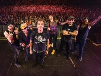 ‘turne-4.0’:-capital-inicial-faz-show-comemorativo-de-40-anos-neste-sabado-(2)-em-macapa
