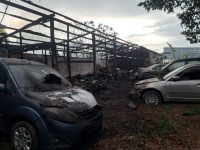 incendio-atinge-veiculos-em-deposito-da-policia-civil-do-ap-na-zona-norte