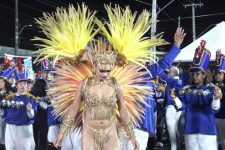 carnaval-2024:-veja-fotos-de-como-foi-o-primeiro-dia-dos-desfiles-das-escolas-de-samba-do-amapa